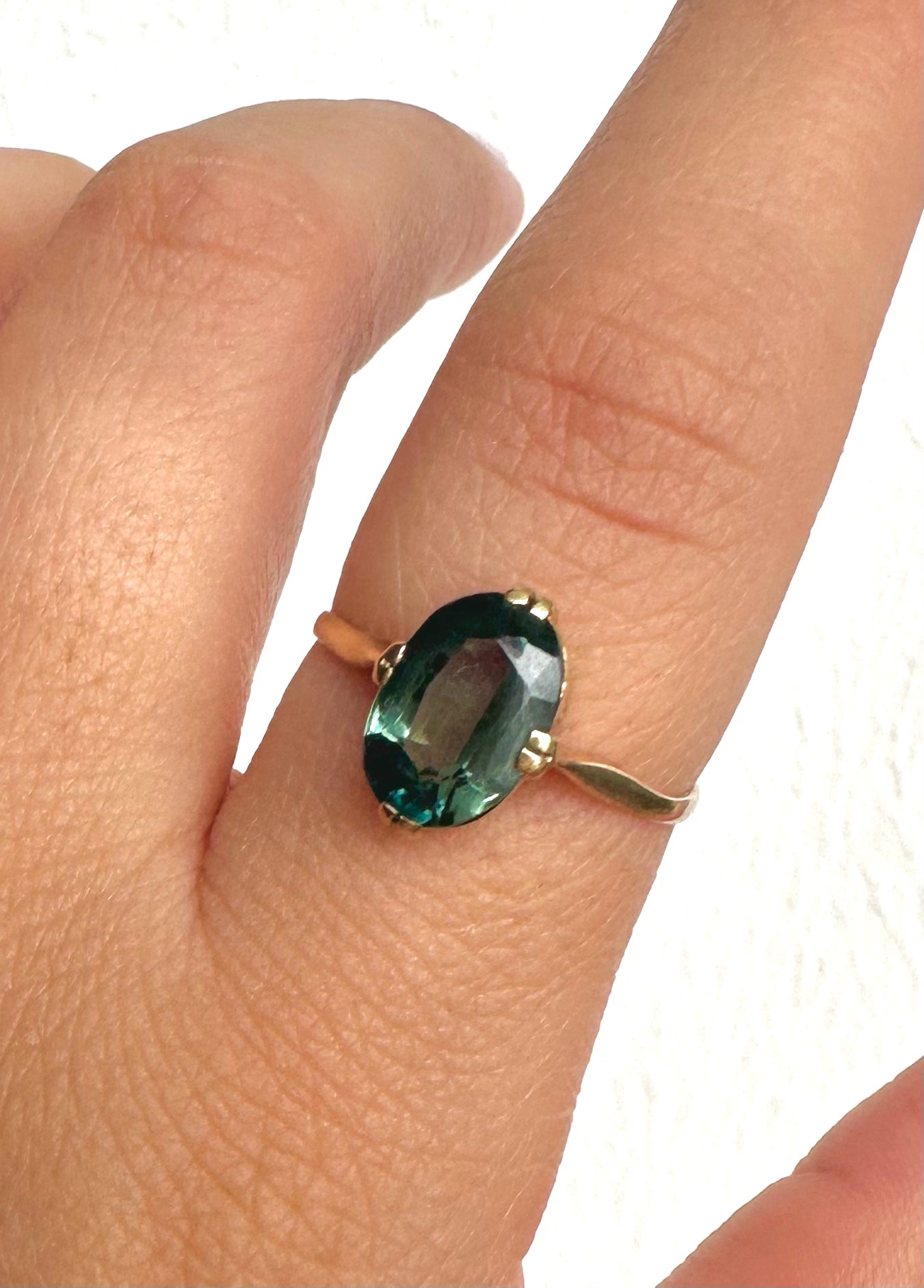 Laguna - Vintage 14K Gold Vintage with Tourmaline