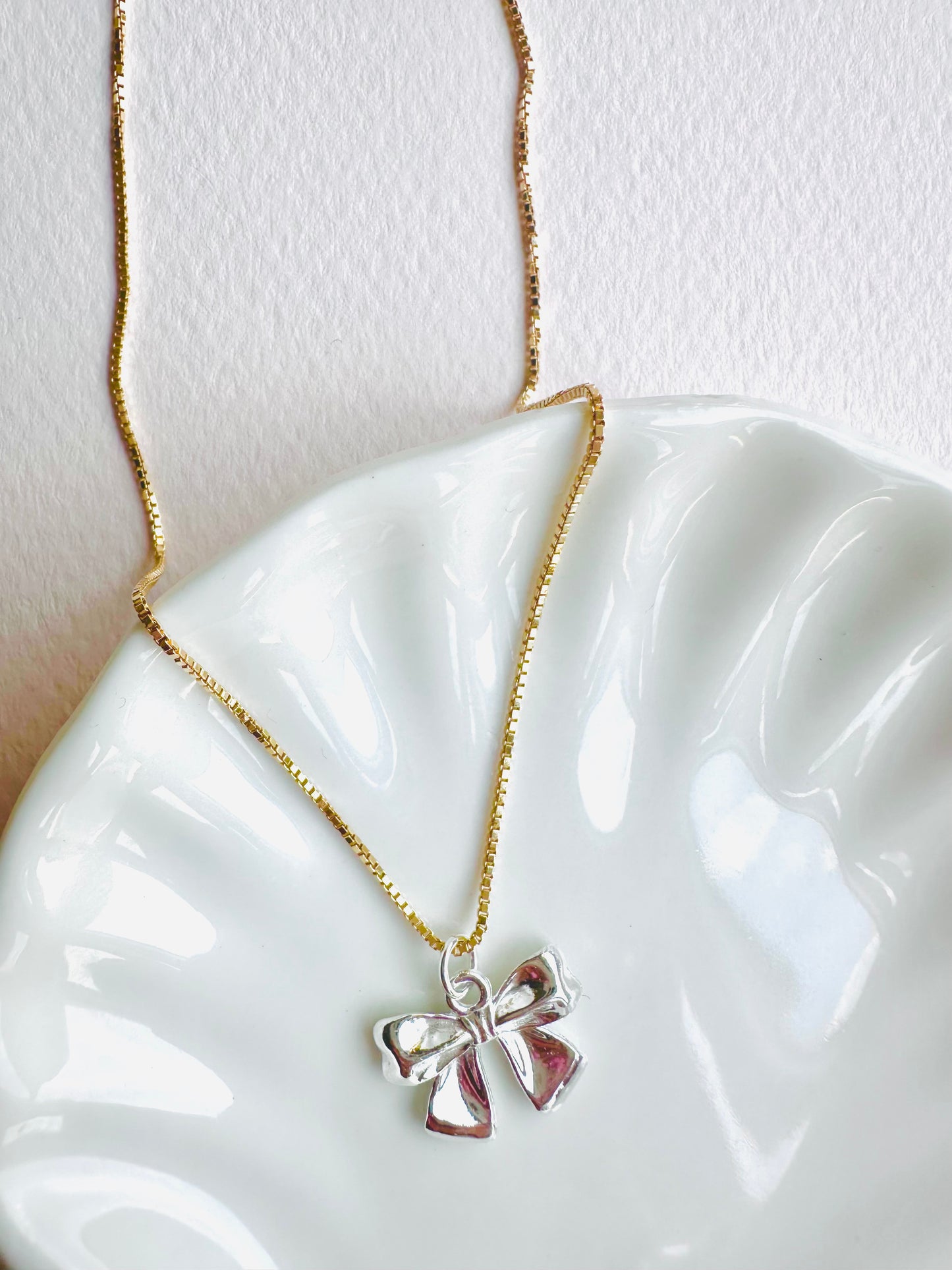 Silver Ribbon Necklace